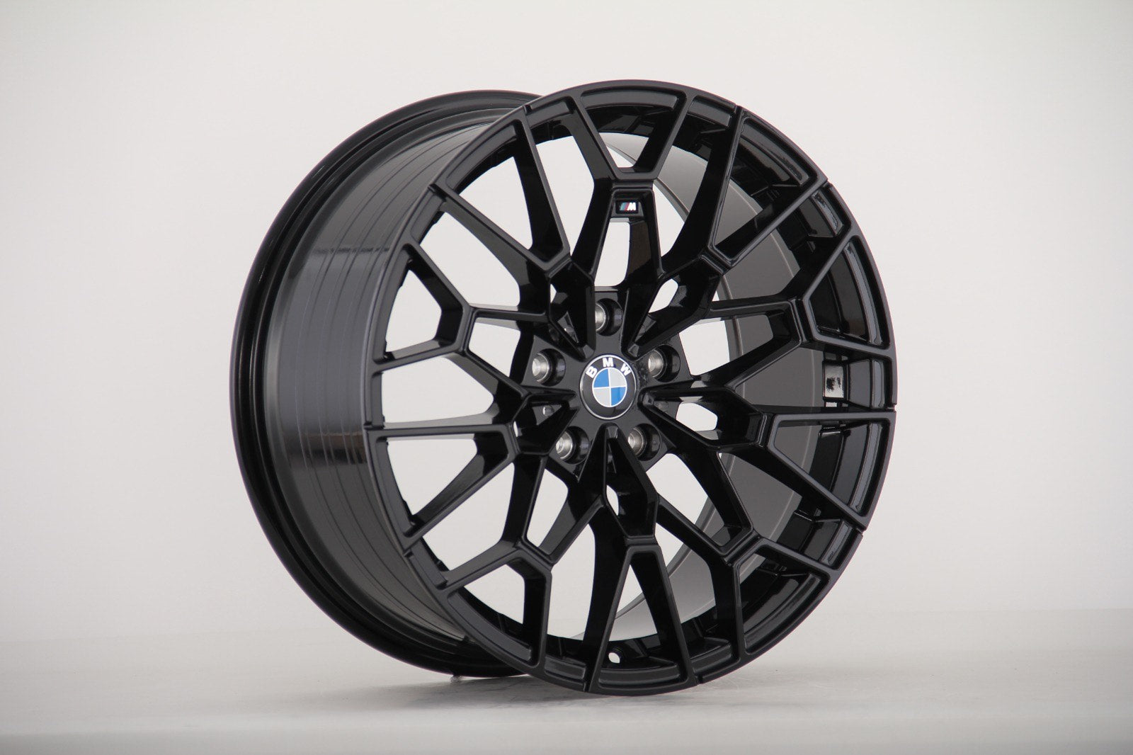 DM-827M Black